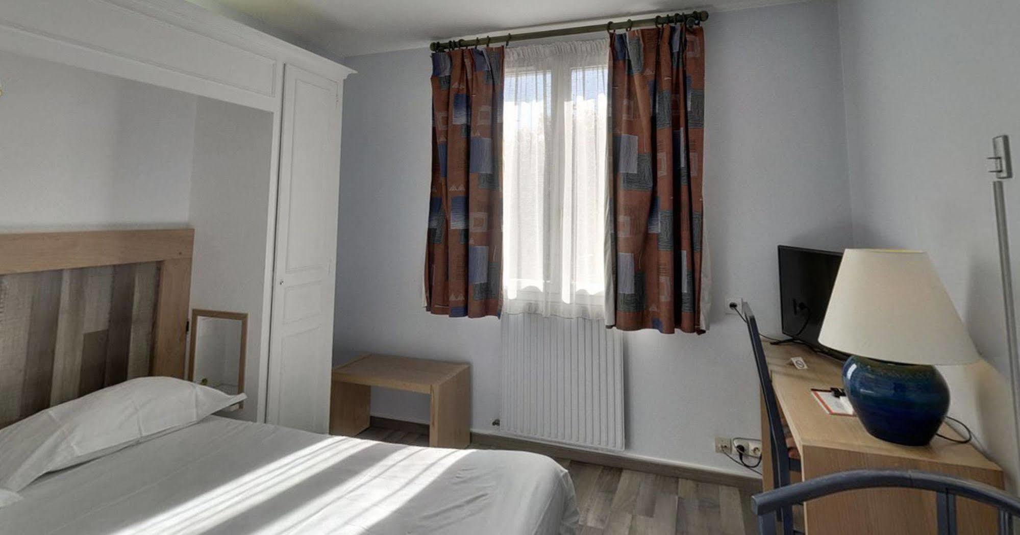 Hotel De L'Orme, Akena Évreux Exteriör bild